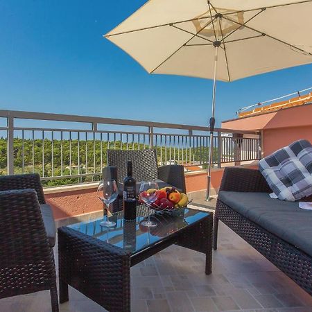 Amazing Apartment In Makarska With Wifi Esterno foto