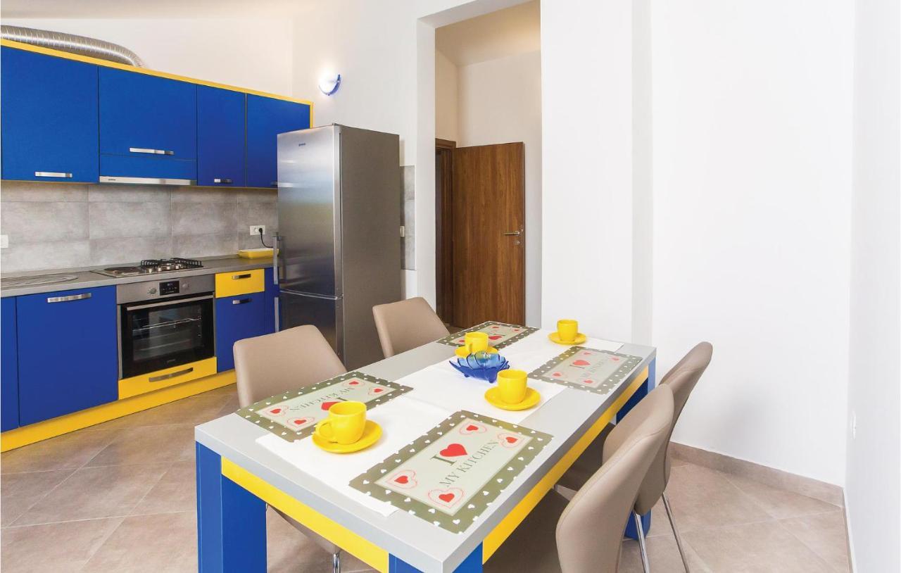 Amazing Apartment In Makarska With Wifi Esterno foto