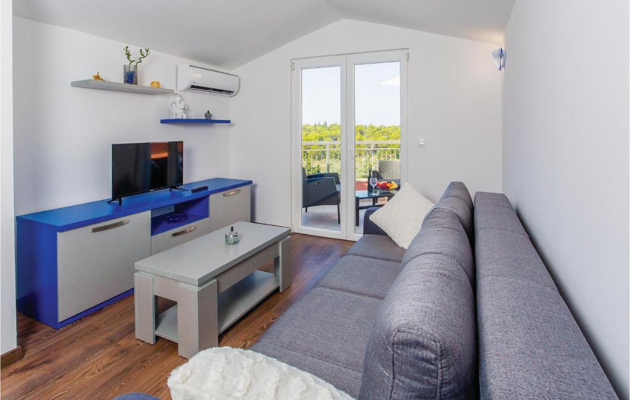 Amazing Apartment In Makarska With Wifi Esterno foto