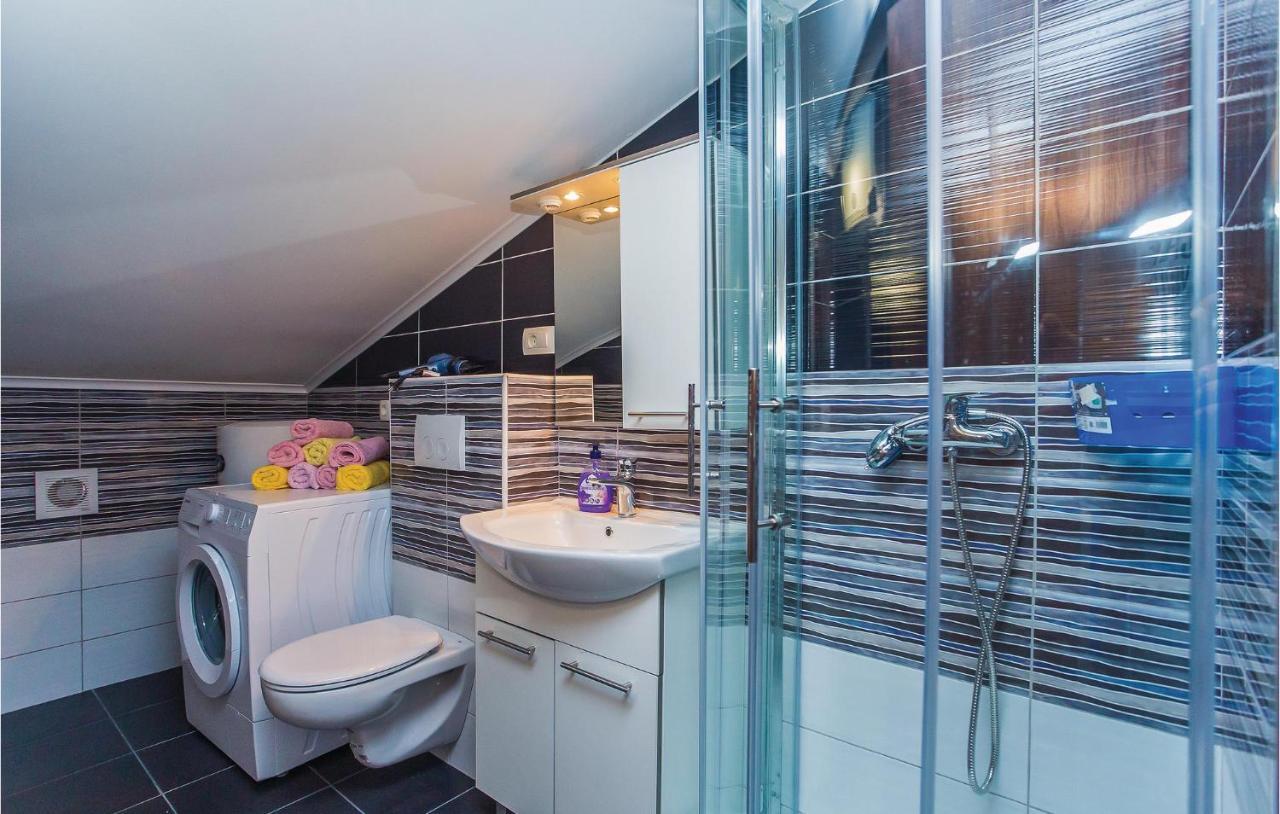 Amazing Apartment In Makarska With Wifi Esterno foto